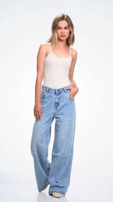 MID BLUE MID RISE BAGGY FIT JEANS