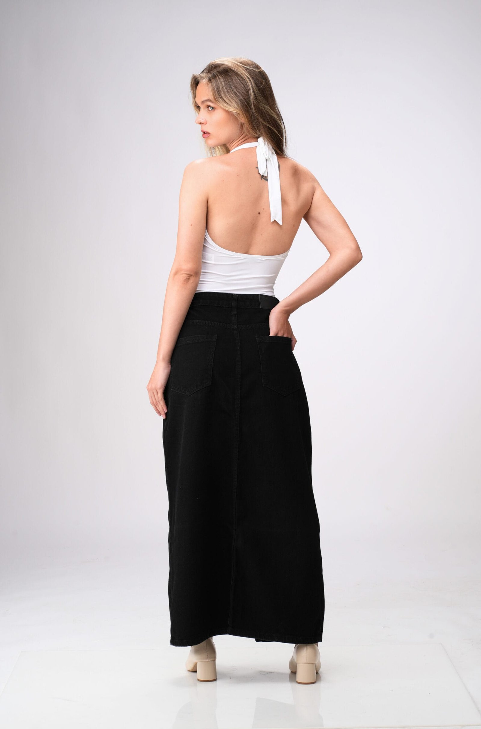 BLACK HIGH RISE DENIM LONG SKIRT - Image 3