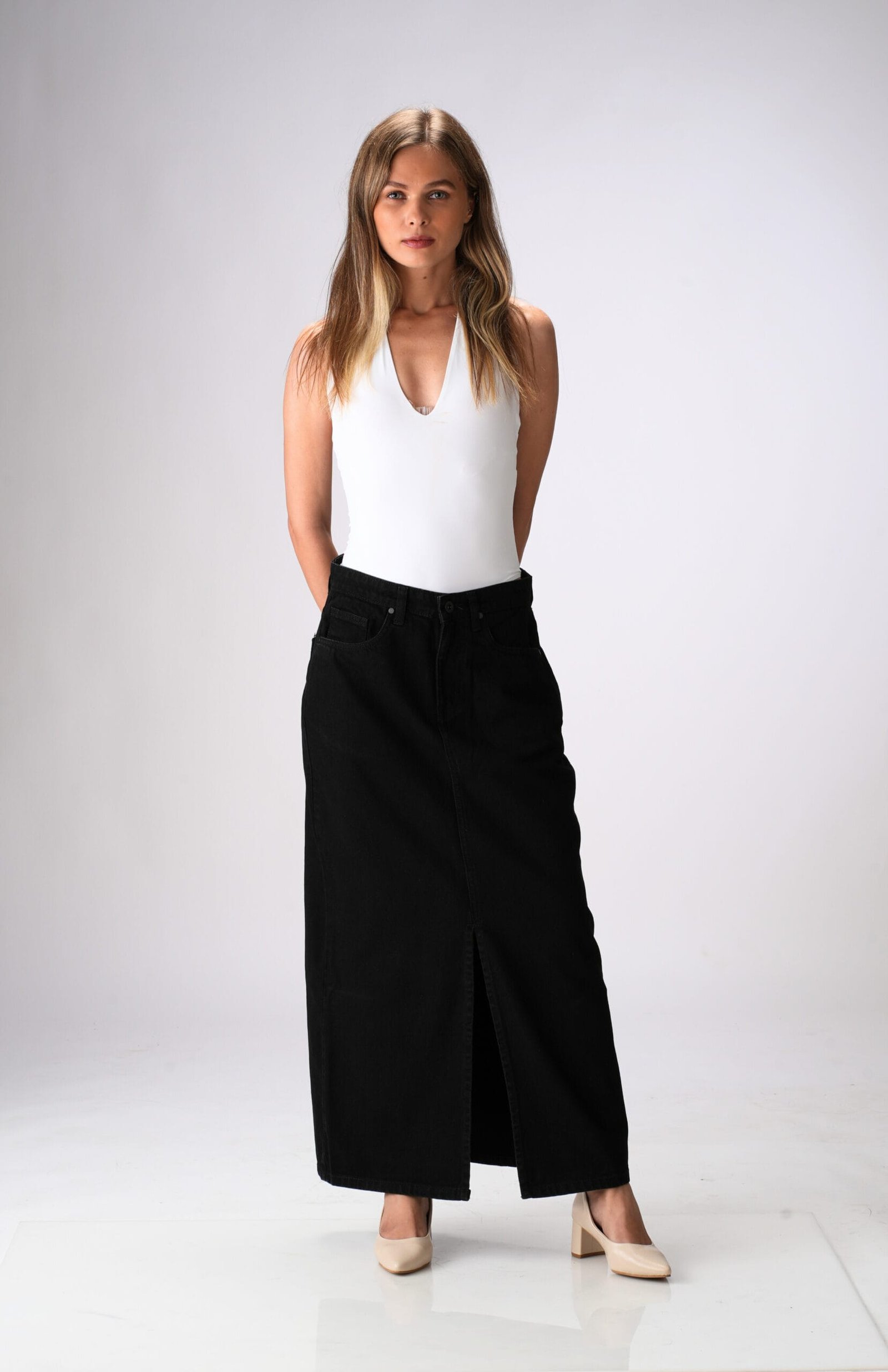 BLACK HIGH RISE DENIM LONG SKIRT - Image 9