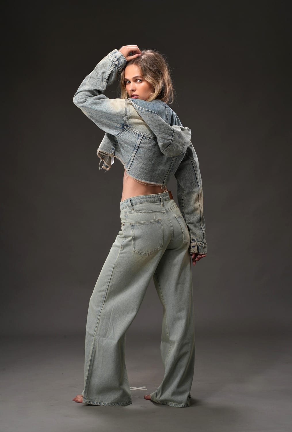 MID BLUE VINTAGE MID RISE BAGGY FIT JEANS - Image 6