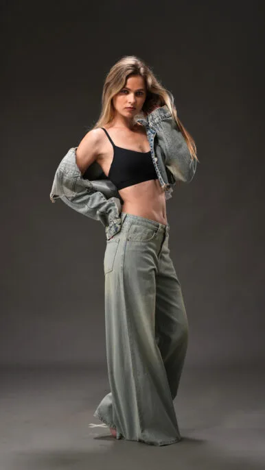 MID BLUE VINTAGE MID RISE BAGGY FIT JEANS