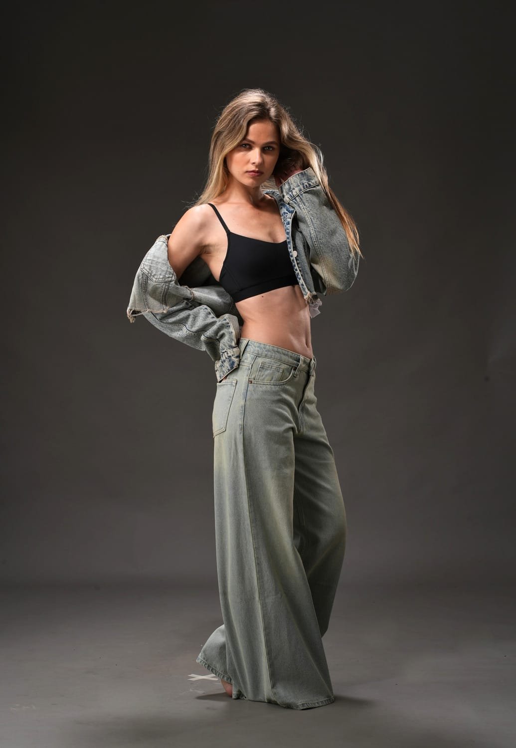 MID BLUE VINTAGE MID RISE BAGGY FIT JEANS